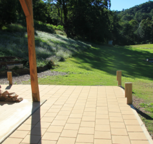 Ranch-styled_outdoor_patio_using_300x300x40mm_Paver_in_Pebble