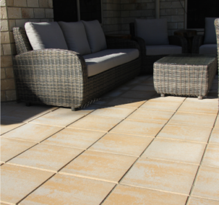Outdoor_living_area_with_Fraser_Coral_400x400x40mm_pavers