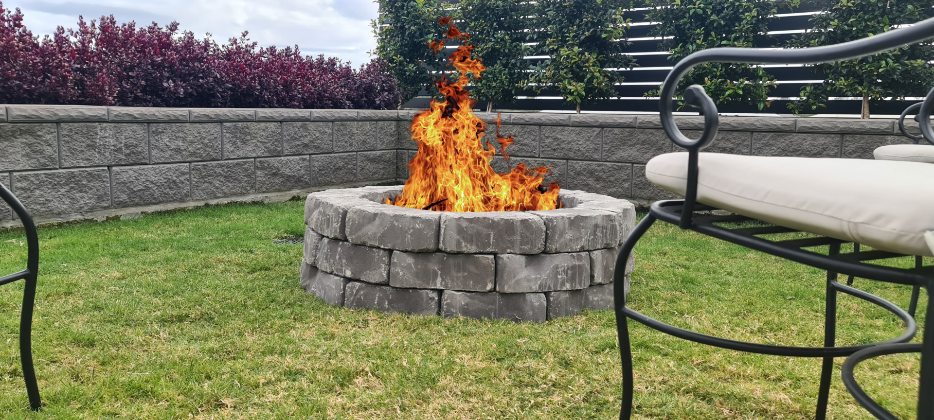 BoldStone_Charcoal_featuring_a_Fire_pit